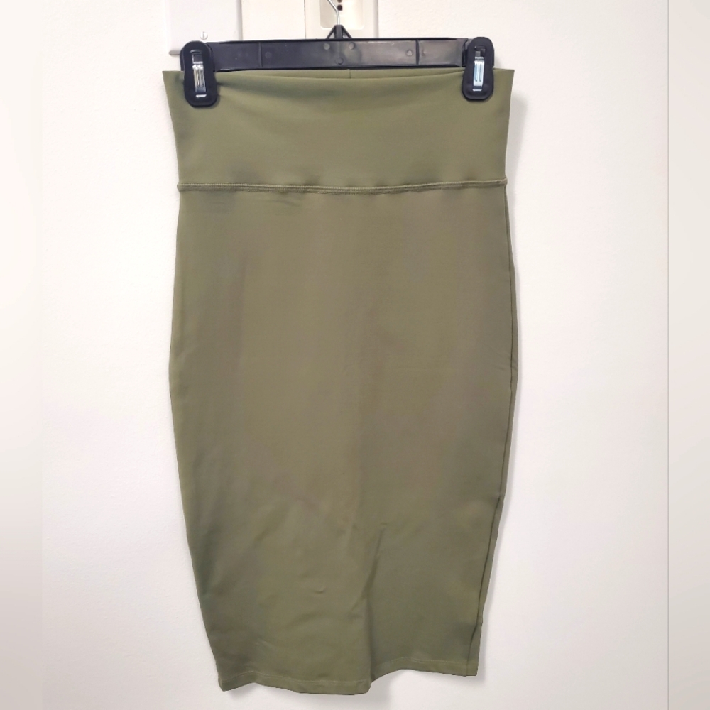 NWT BEBE Sage Skirt